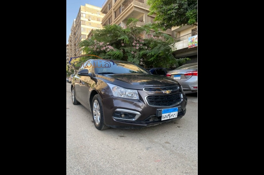Cruze Chevrolet بني