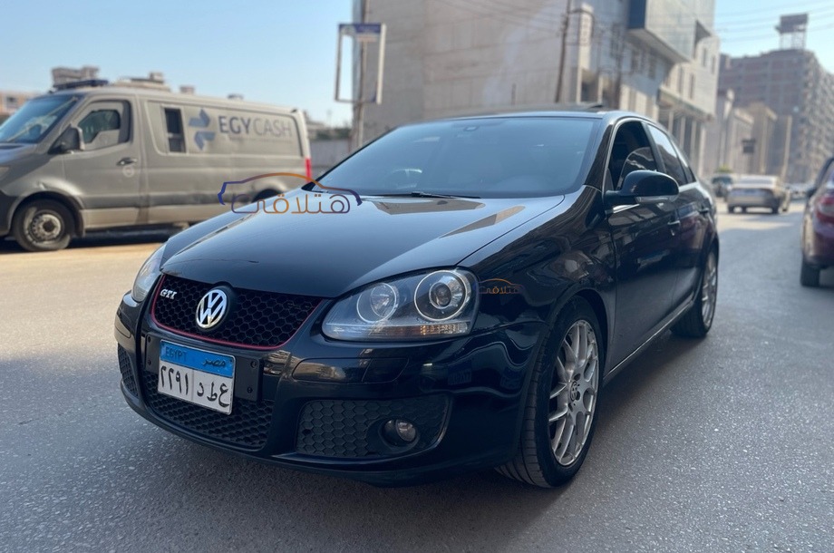 Jetta Volkswagen أسود