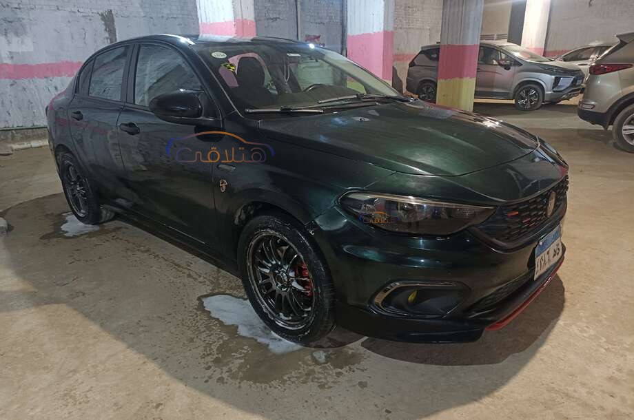 Tipo Fiat أخضر
