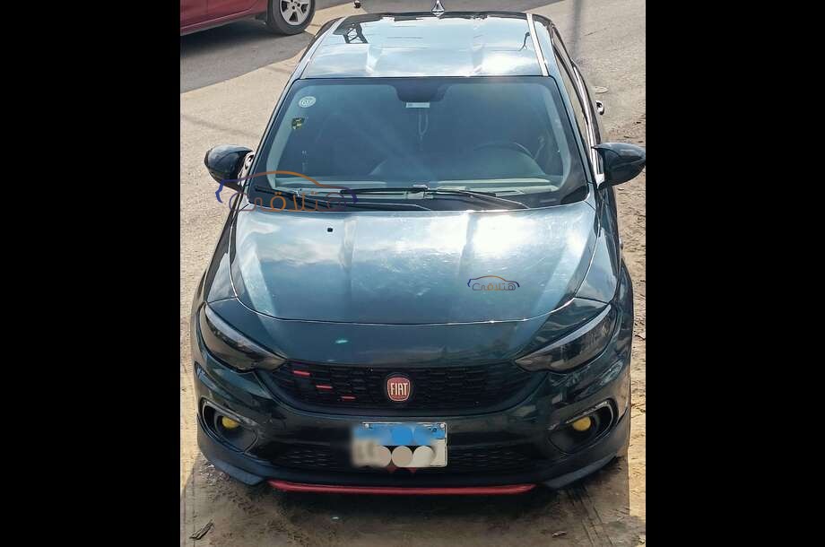 Tipo Fiat أخضر