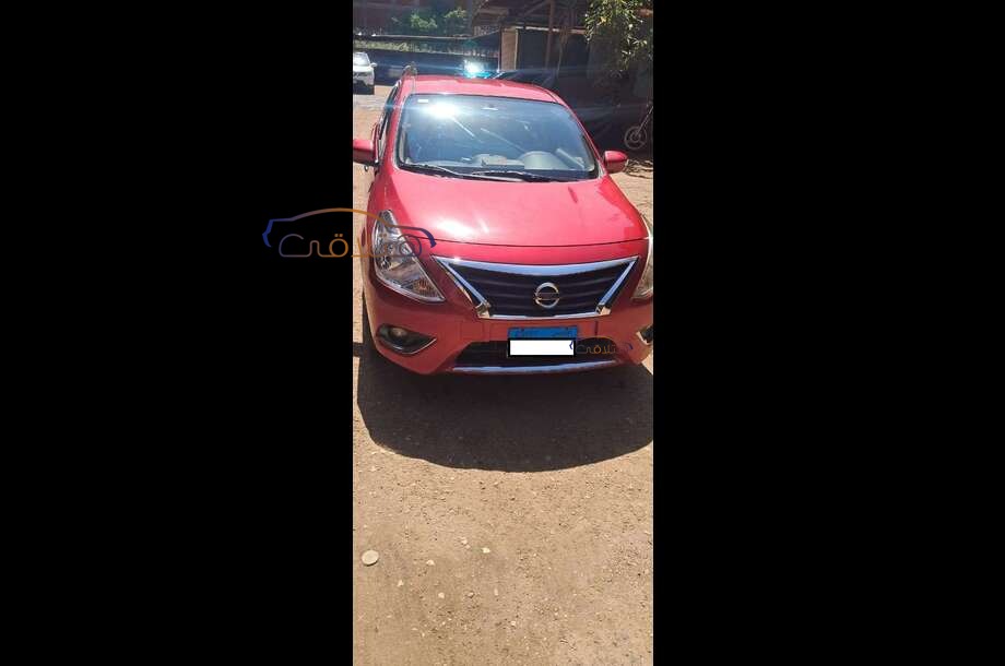 Sunny Nissan احمر