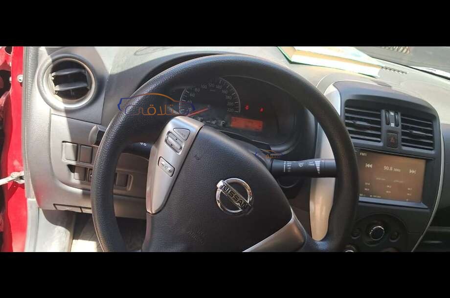 Sunny Nissan احمر