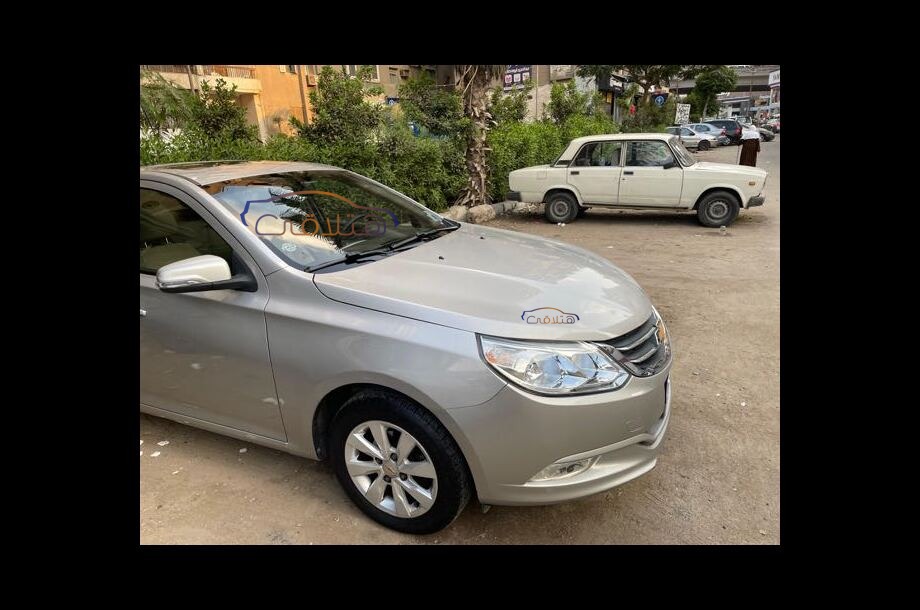 Optra Chevrolet فضي