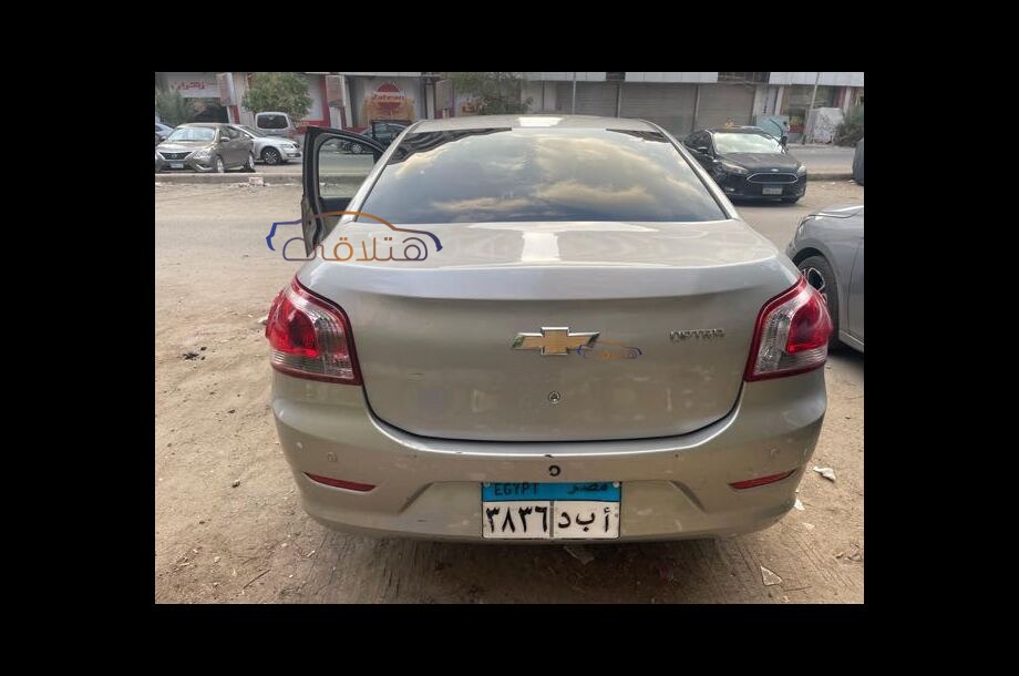 Optra Chevrolet فضي