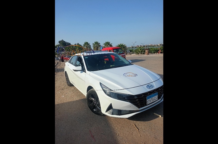 Elantra CN7 Hyundai أبيض