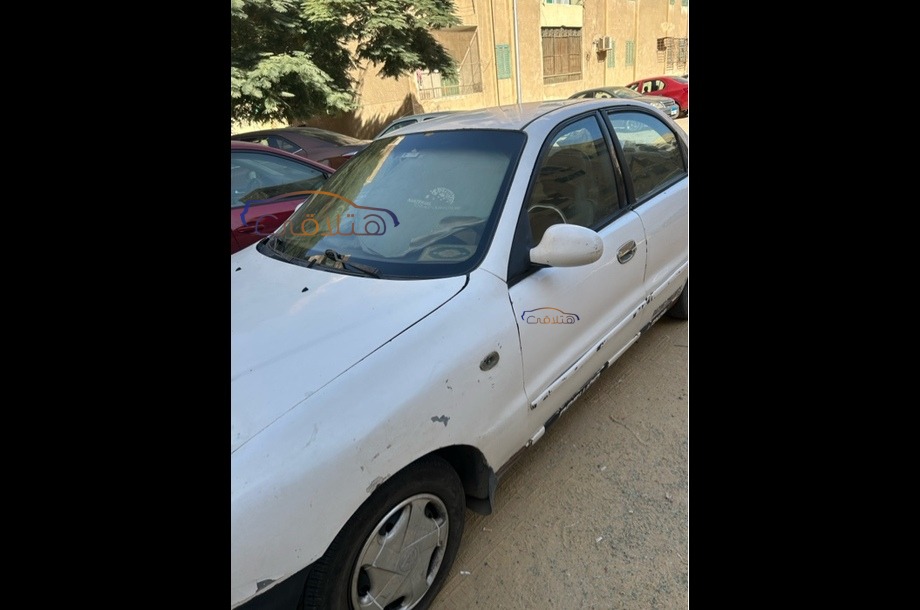 Lanos 2 Daewoo أبيض