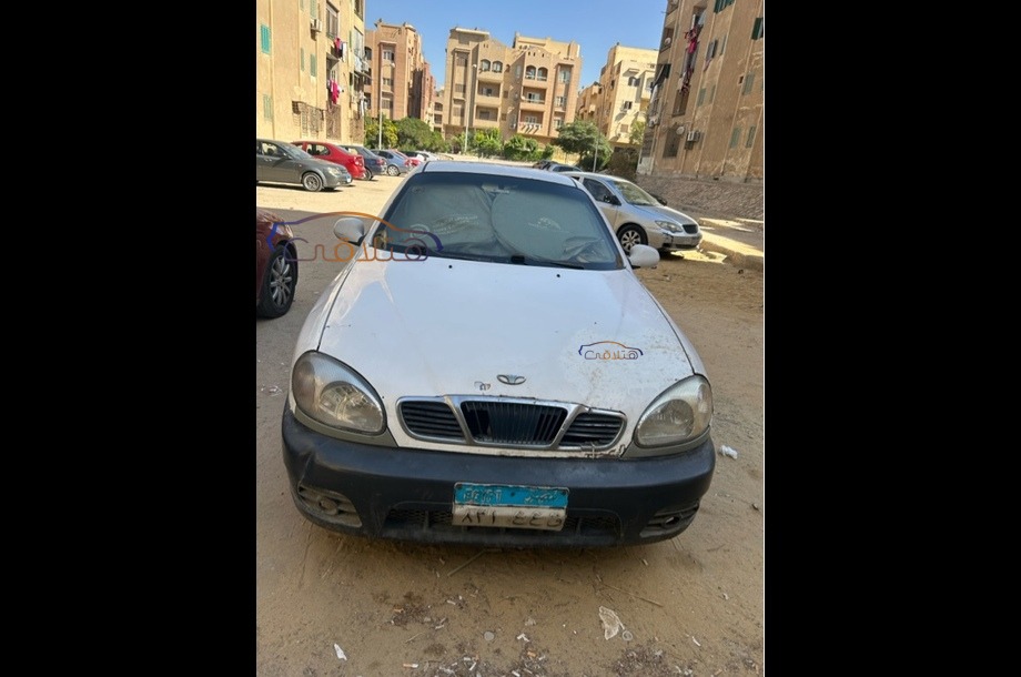 Lanos 2 Daewoo أبيض
