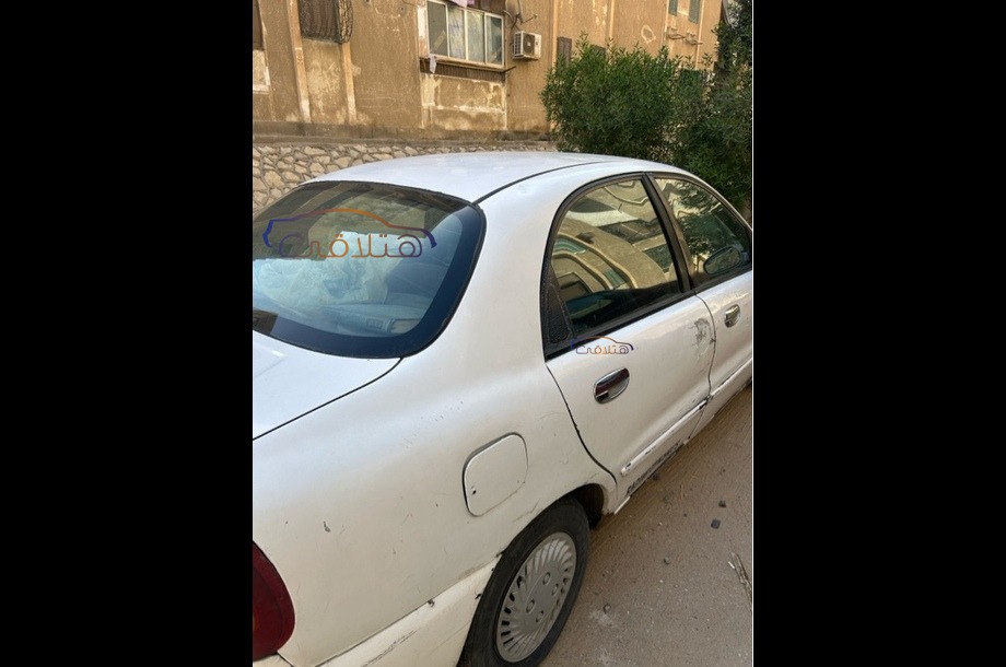 Lanos 2 Daewoo أبيض