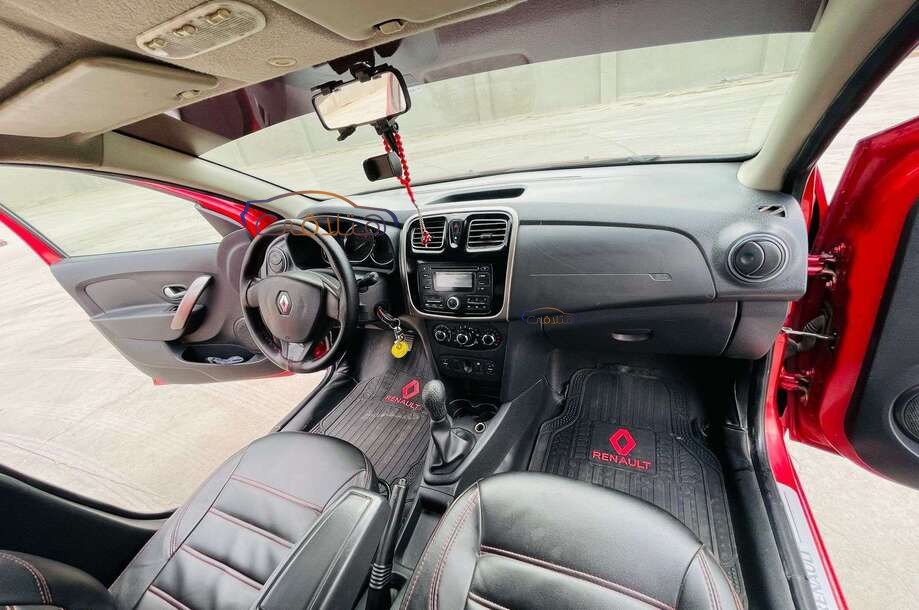 Logan Renault احمر