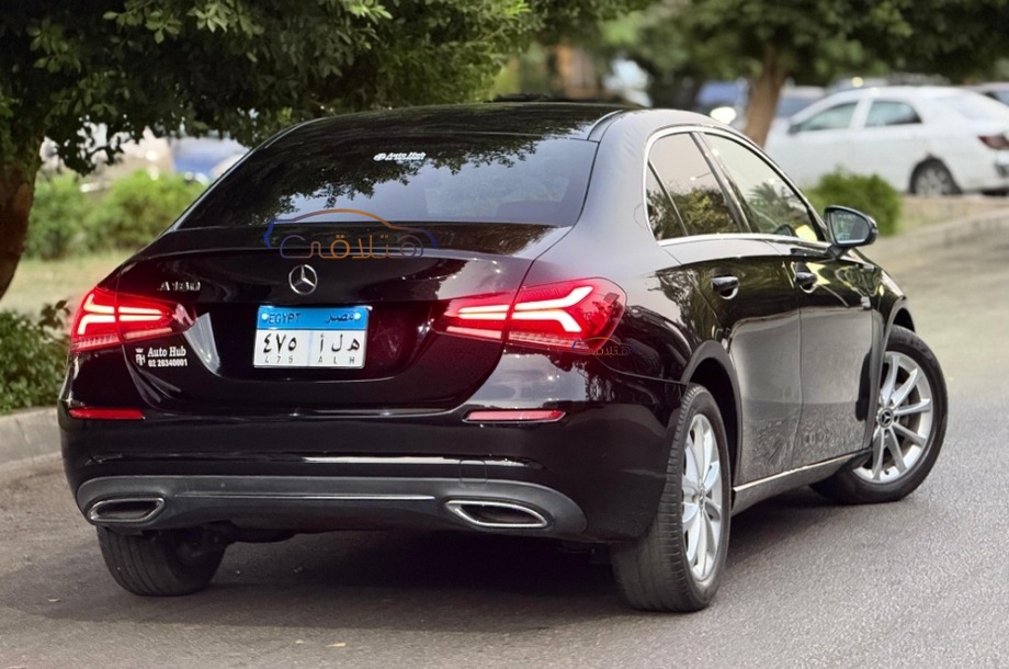 A 180 Mercedes أسود