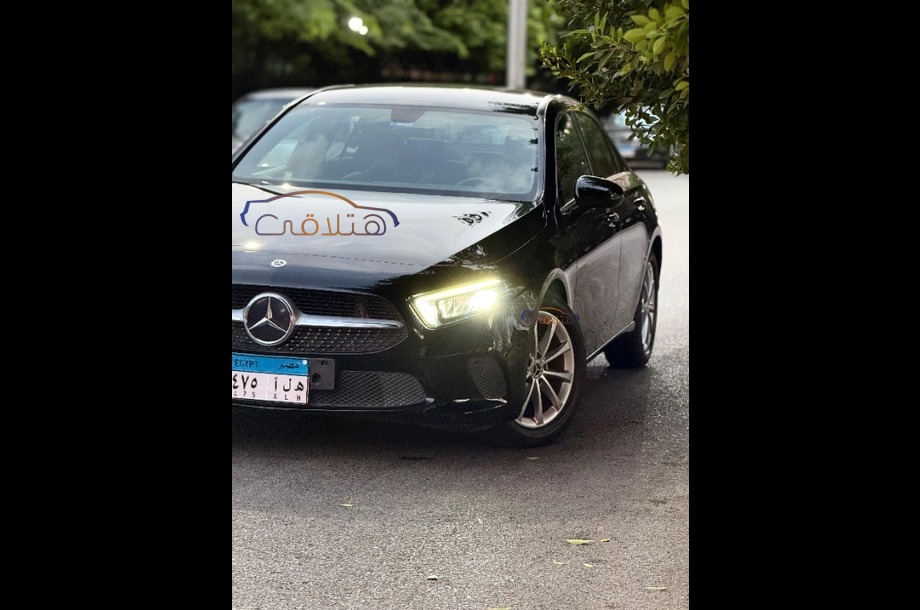 A 180 Mercedes أسود
