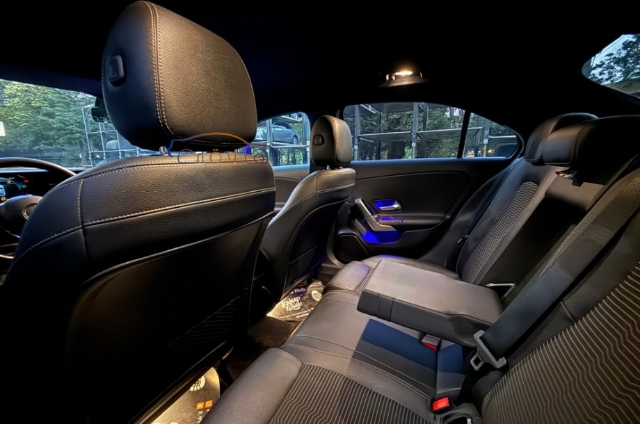 A 180 Mercedes أسود