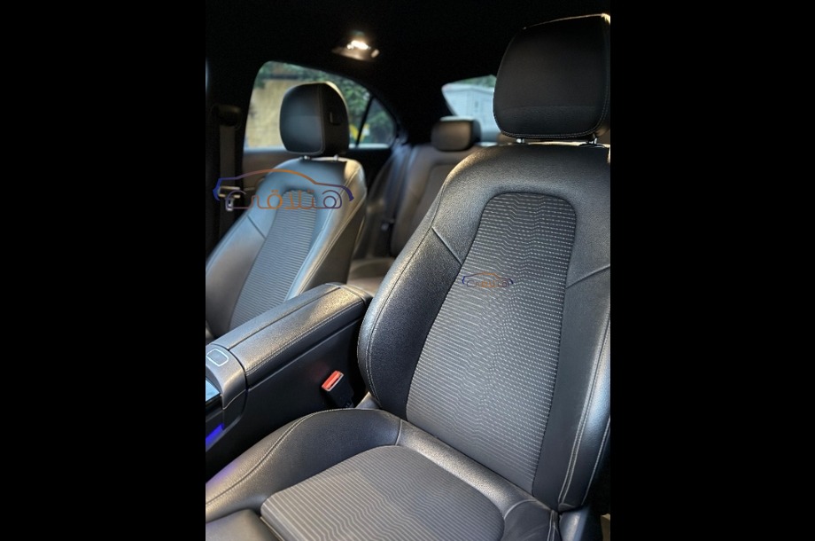 A 180 Mercedes أسود