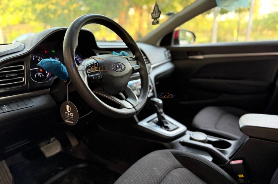 Elantra AD Hyundai احمر