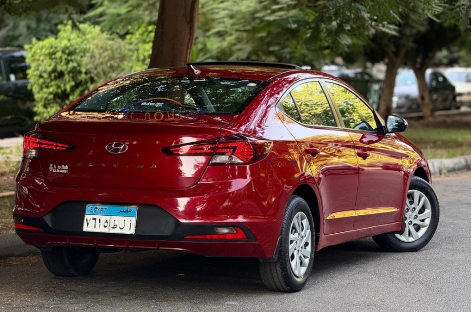 Elantra AD Hyundai احمر