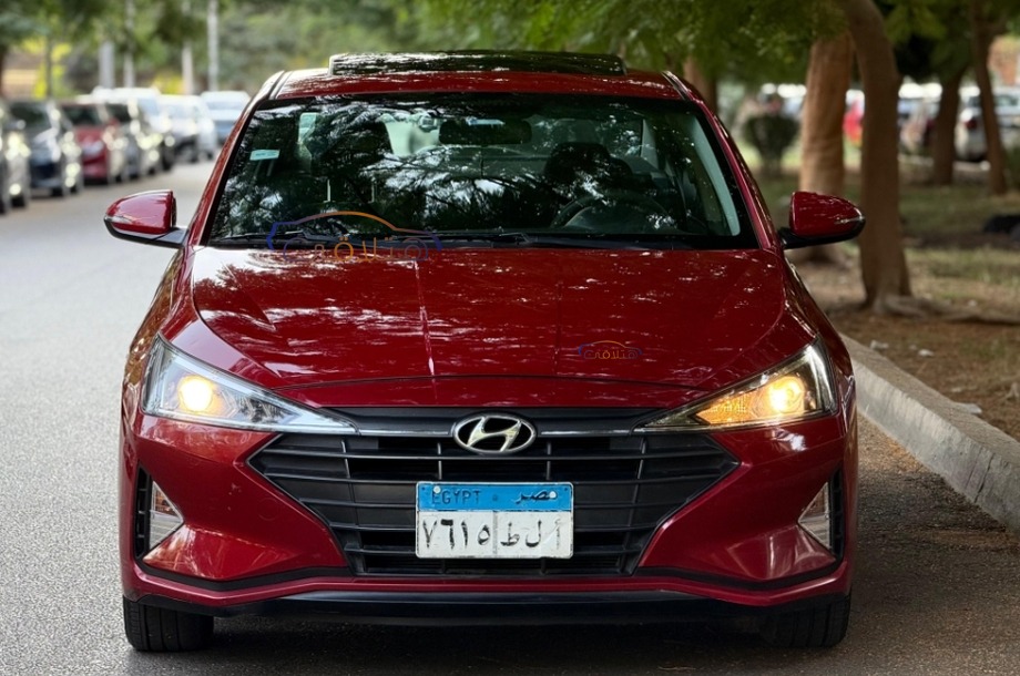 Elantra AD Hyundai احمر