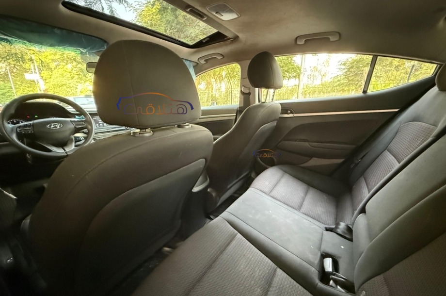 Elantra AD Hyundai احمر