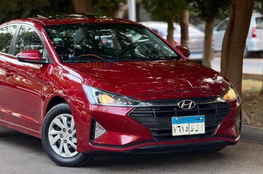 Elantra AD Hyundai احمر