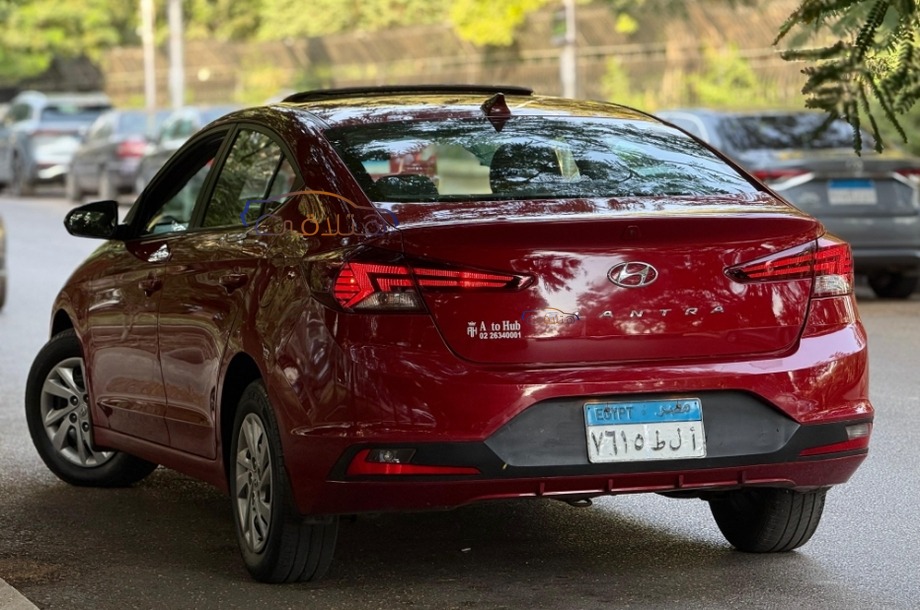 Elantra AD Hyundai احمر