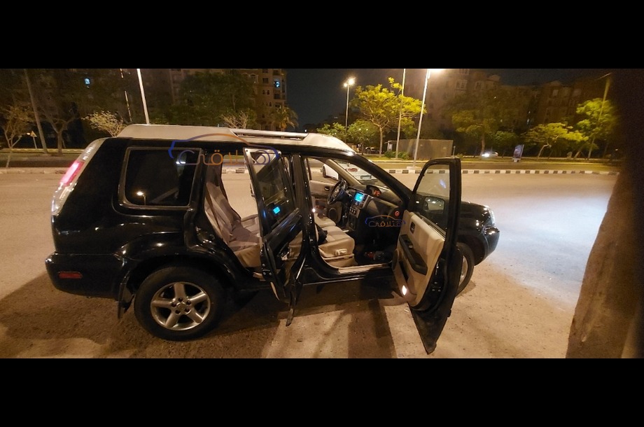 XTrail Nissan Black