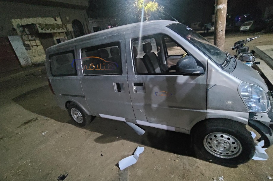 N300 Chevrolet فضي