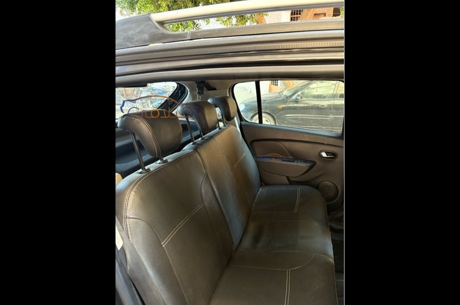 Sandero Step Way Renault أسود