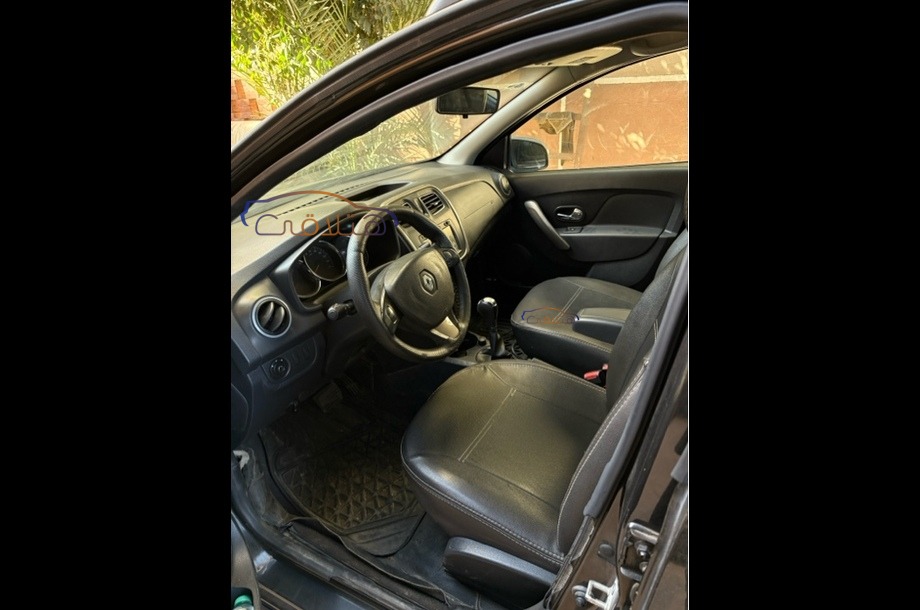 Sandero Step Way Renault أسود