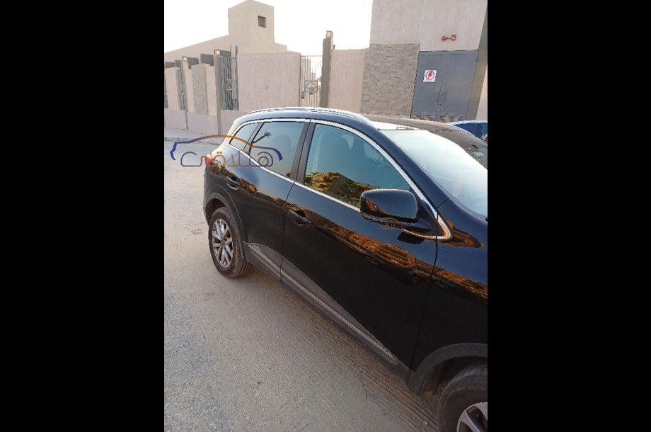 Kadjar Renault أسود