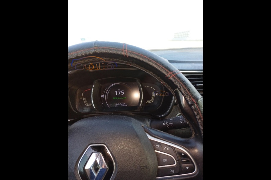 Kadjar Renault أسود
