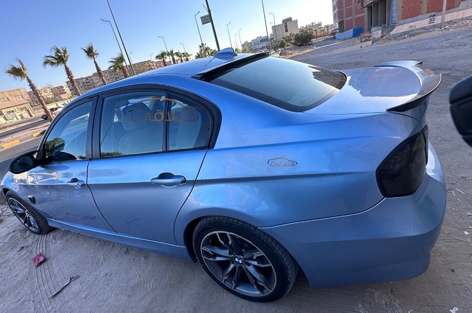 320 BMW أزرق