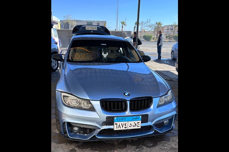 320 BMW أزرق