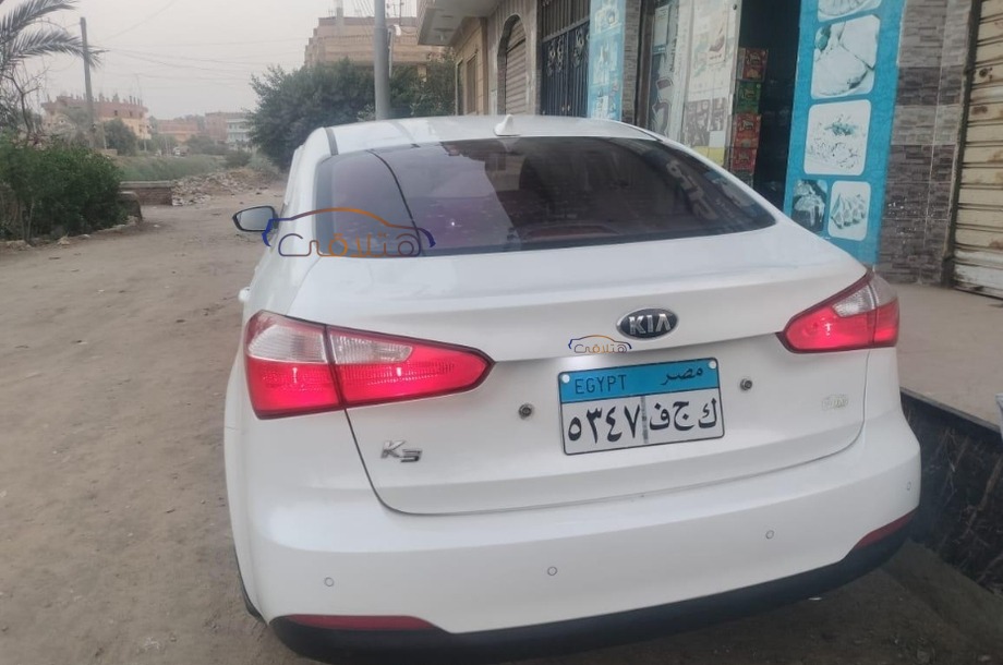 K3 Kia أبيض