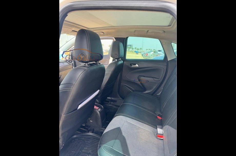 Crossland Opel أبيض