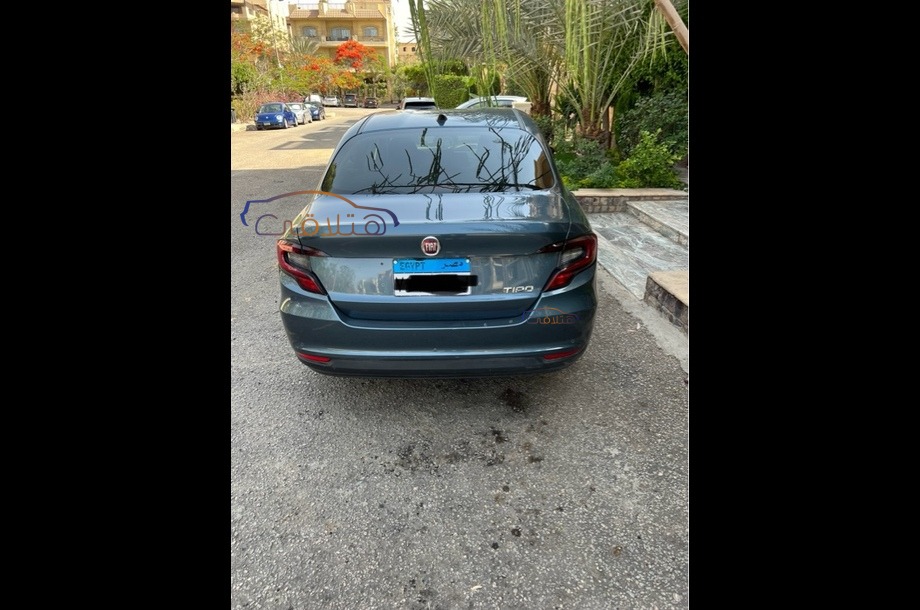 Tipo Fiat الأزرق الداكن