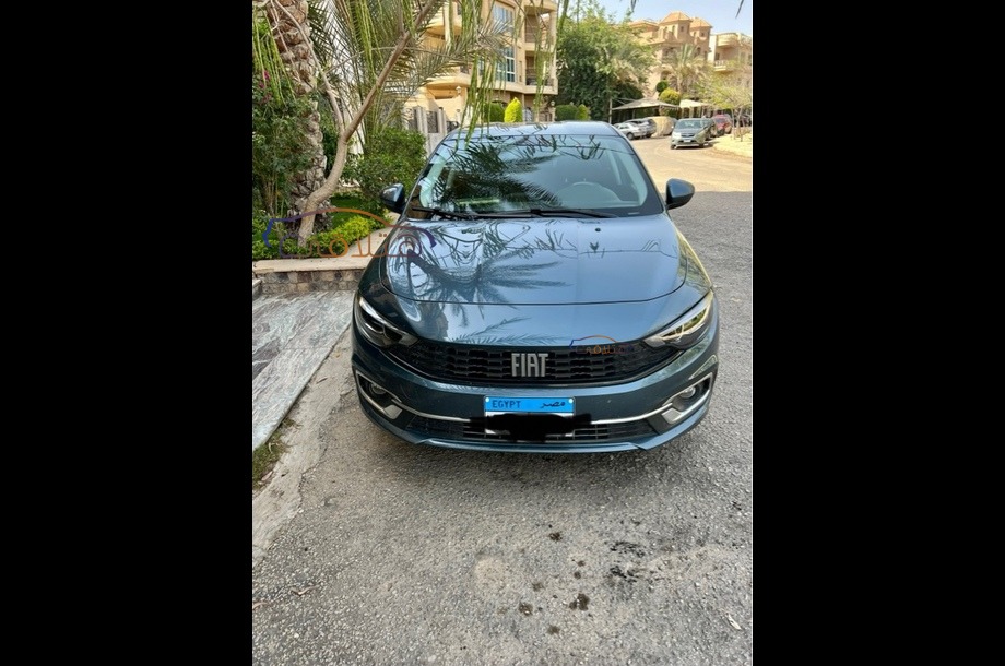 Tipo Fiat الأزرق الداكن