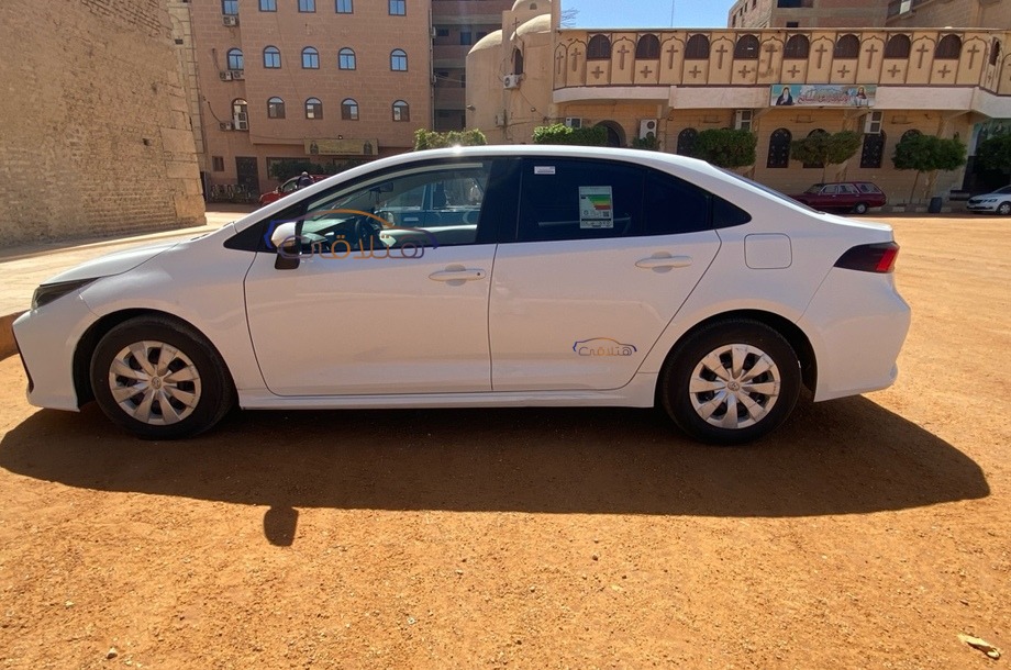Corolla Toyota أبيض