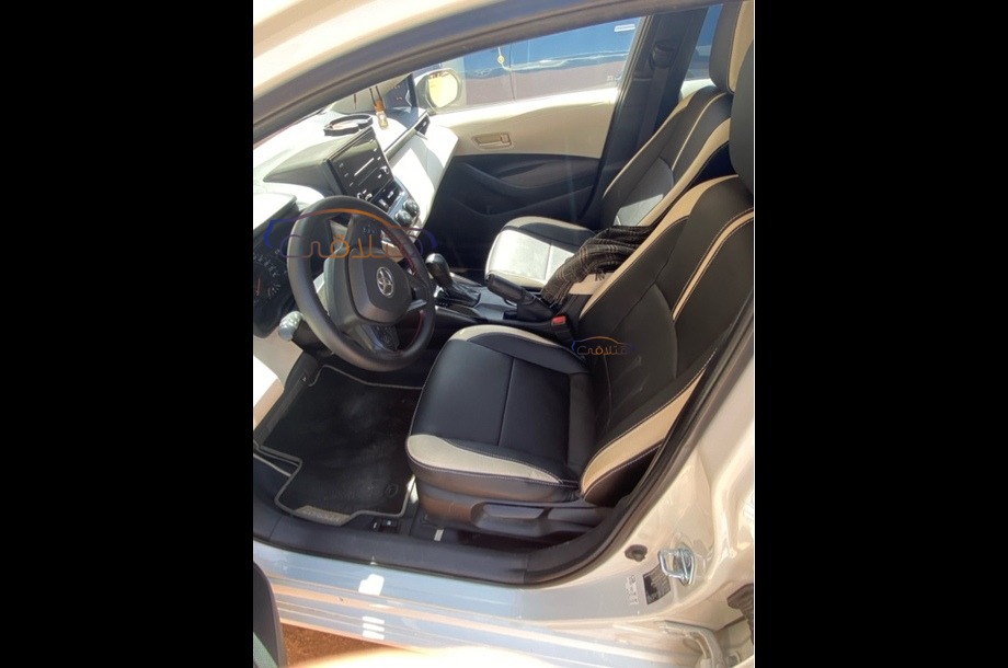 Corolla Toyota أبيض