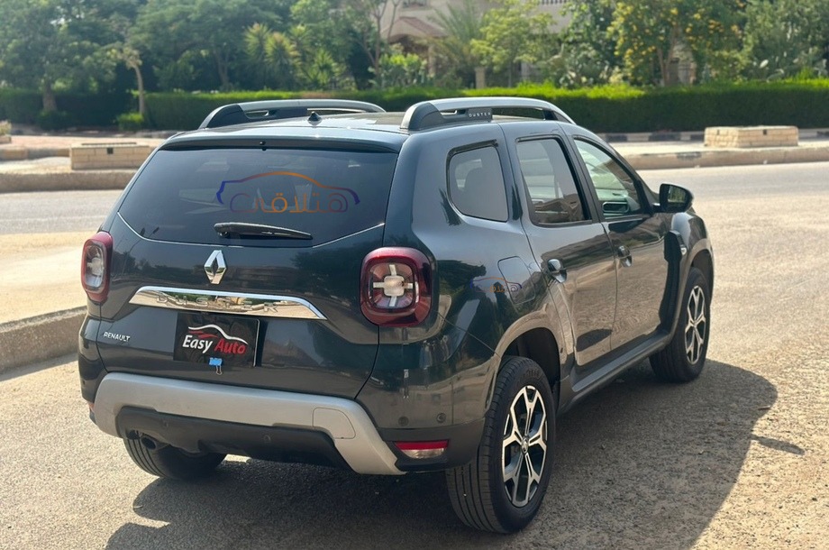 Duster Renault رمادي