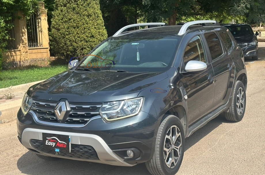 Duster Renault رمادي