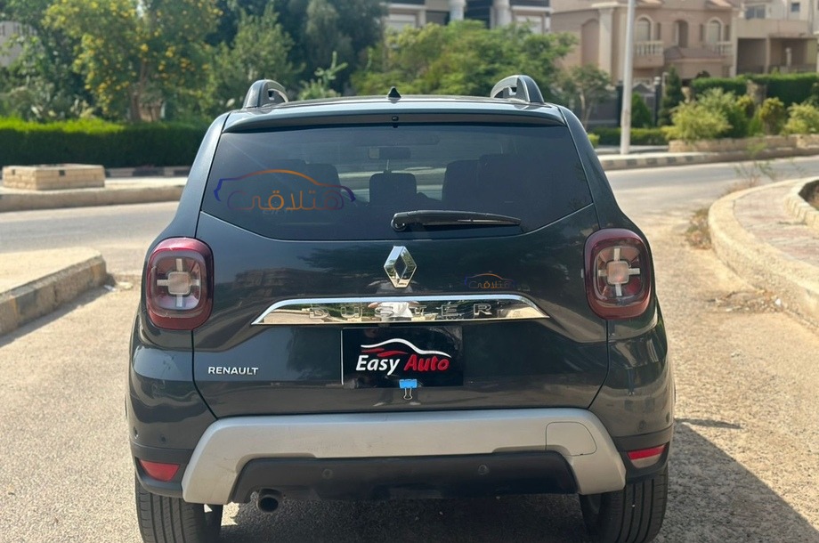 Duster Renault رمادي