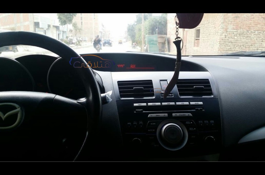 Mazda 3 Mazda احمر