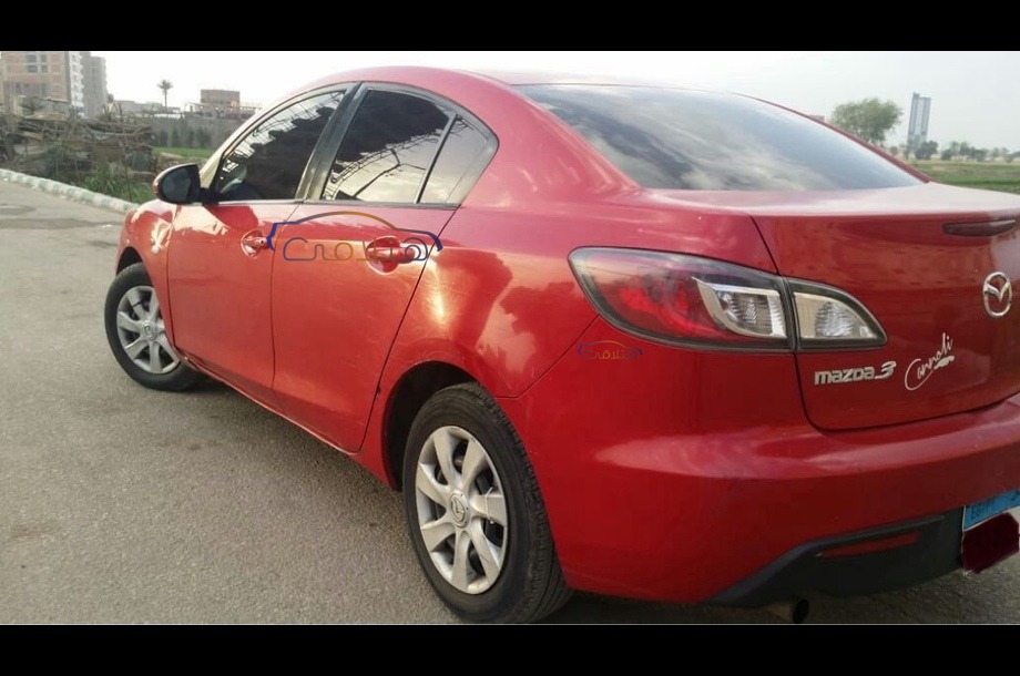 Mazda 3 Mazda احمر