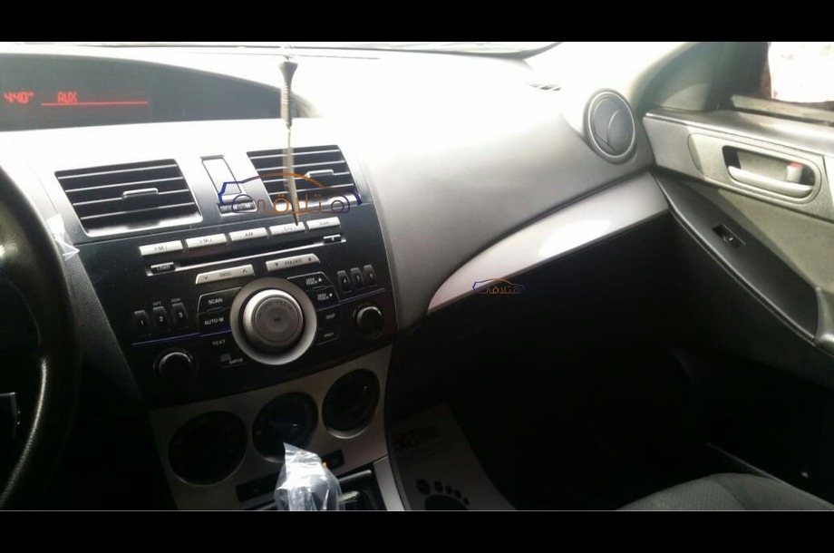 Mazda 3 Mazda احمر