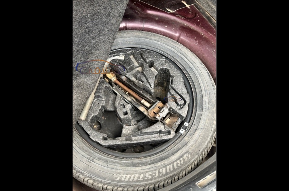 Fantasia Skoda احمر غامق