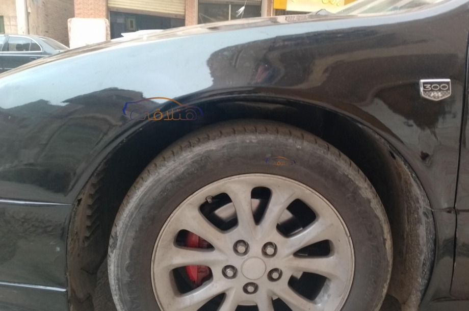 M300 Chrysler أسود