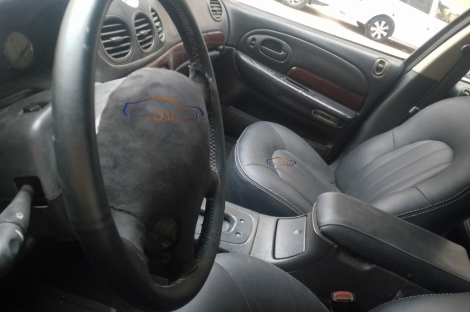 M300 Chrysler أسود