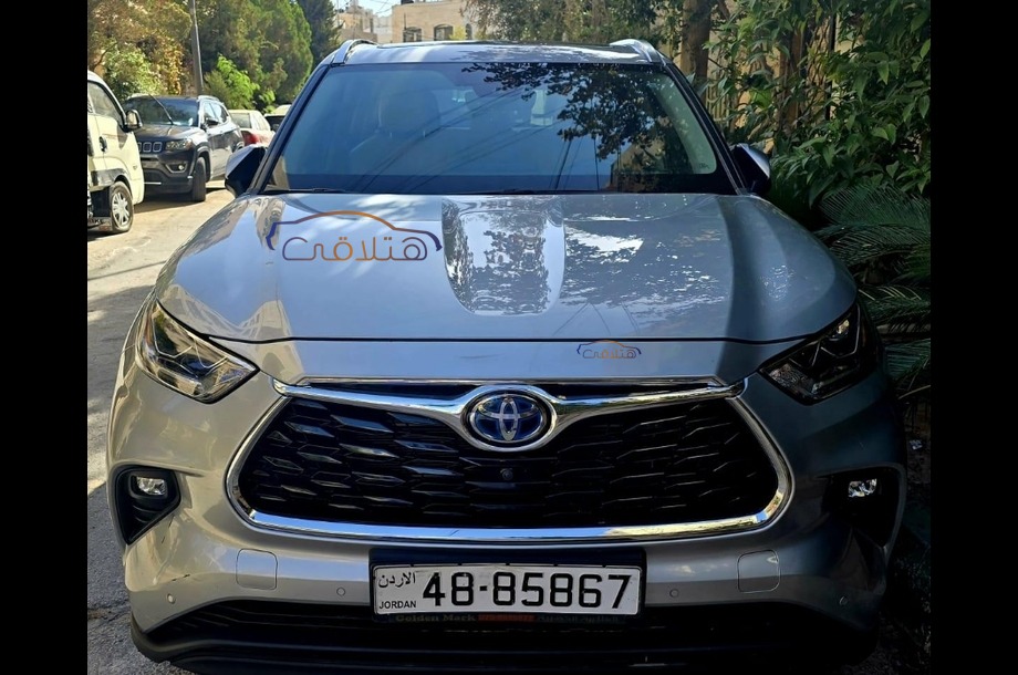 Highlander Toyota رمادي