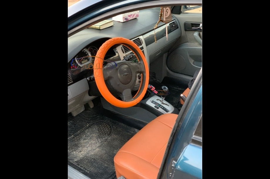 Optra Chevrolet الأزرق الداكن