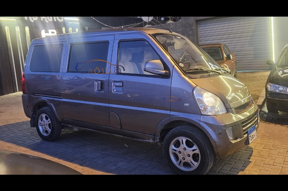 N300 Chevrolet فضي