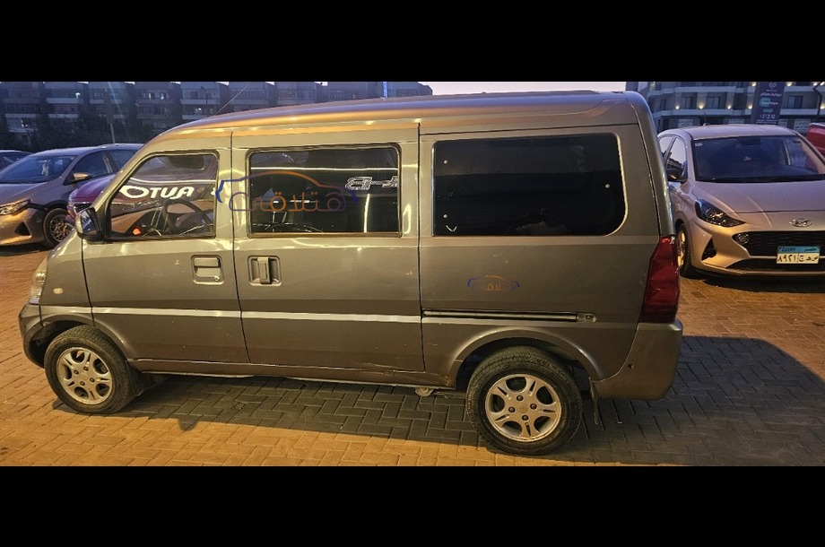 N300 Chevrolet فضي